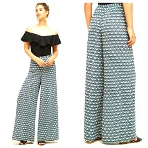 PAPER CRWON Flared wide leg pants. Size Small